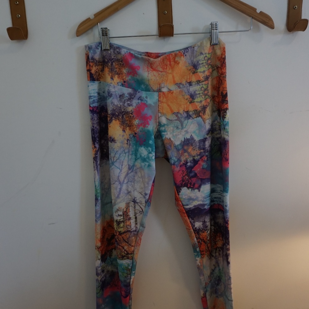 Onzie size 6 leggings